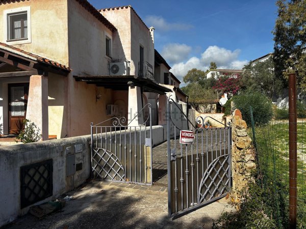 appartamento in vendita ad Orosei in zona Sos Alinos
