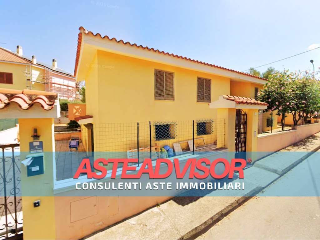 casa indipendente in vendita ad Orosei