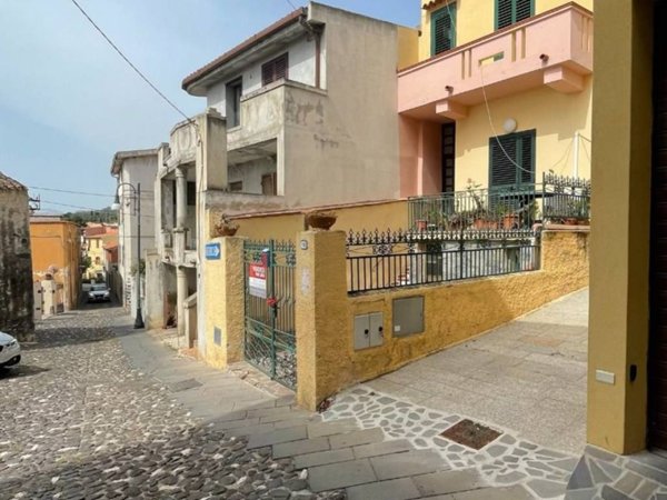 casa indipendente in vendita ad Orosei