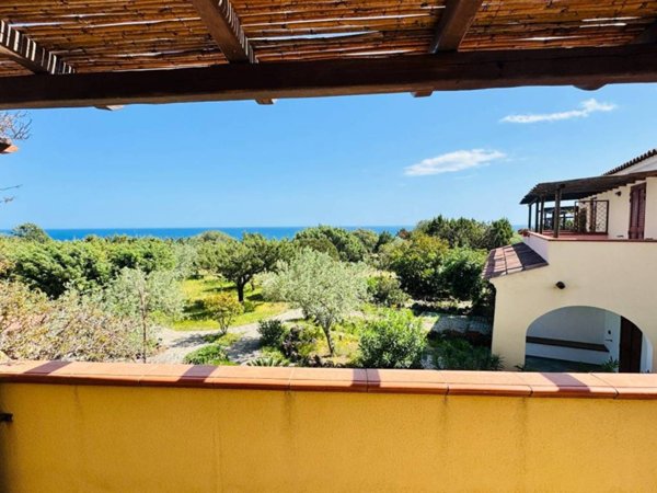 casa indipendente in vendita ad Orosei