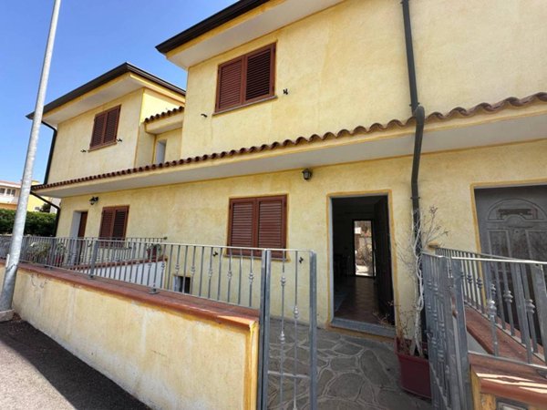 casa indipendente in vendita ad Orosei