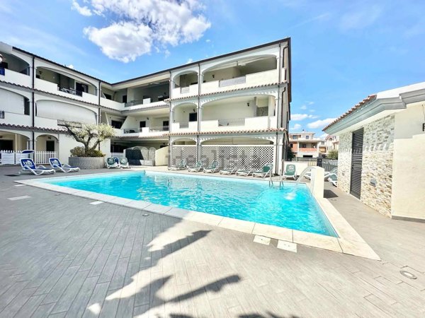 appartamento in vendita ad Orosei in zona Sos Alinos
