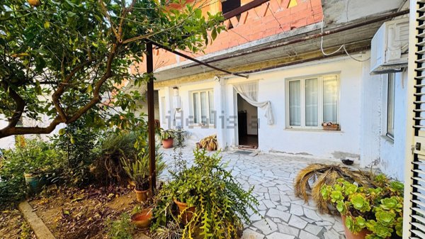casa indipendente in vendita ad Orosei