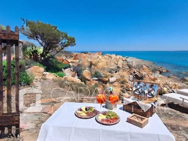 casa indipendente in vendita ad Orosei