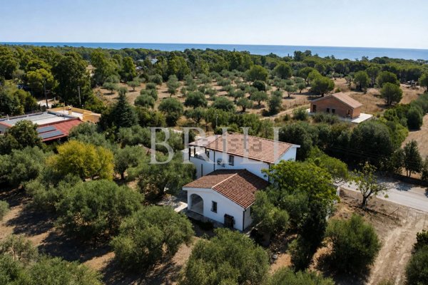 casa indipendente in vendita ad Orosei