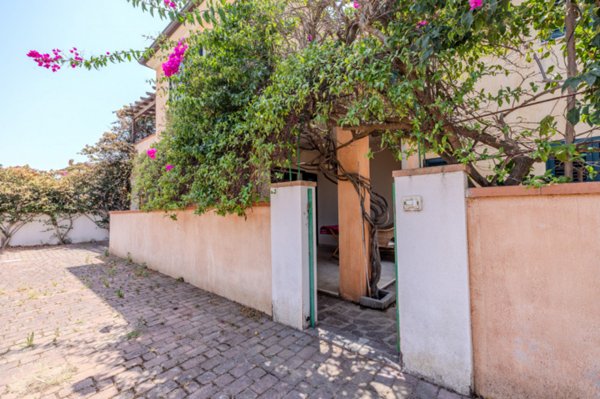 casa indipendente in vendita ad Orosei