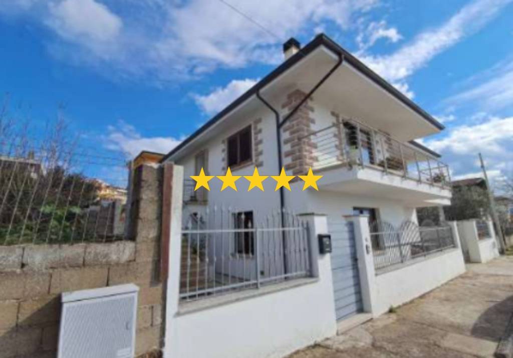 casa indipendente in vendita ad Orotelli