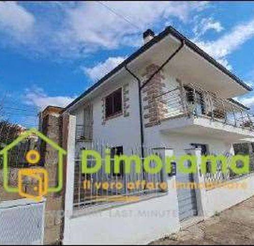 casa indipendente in vendita ad Orotelli