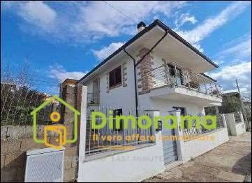 casa indipendente in vendita ad Orotelli