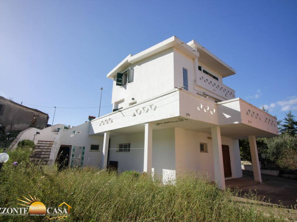 casa indipendente in vendita a Posada in zona Sas Murtas