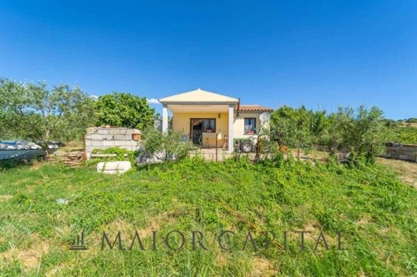 casa indipendente in vendita a Posada