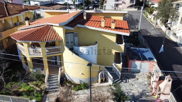 casa indipendente in vendita a Posada