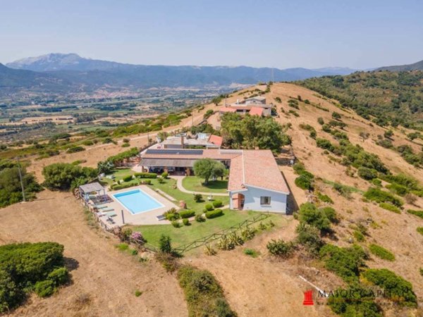negozio in vendita a Posada