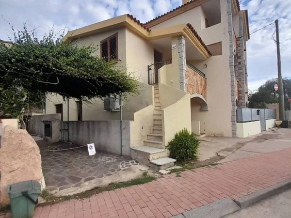 appartamento in vendita a Posada