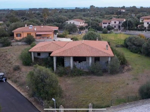 casa indipendente in vendita a Posada