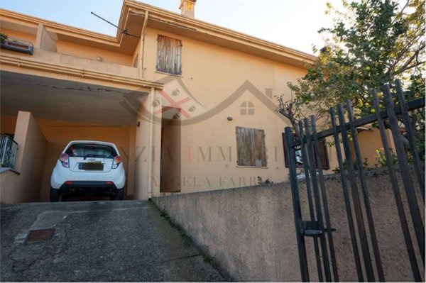 casa indipendente in vendita a Posada