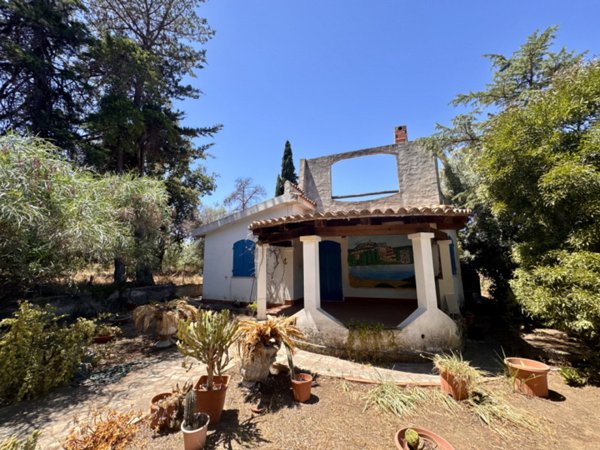 casa indipendente in vendita a Posada
