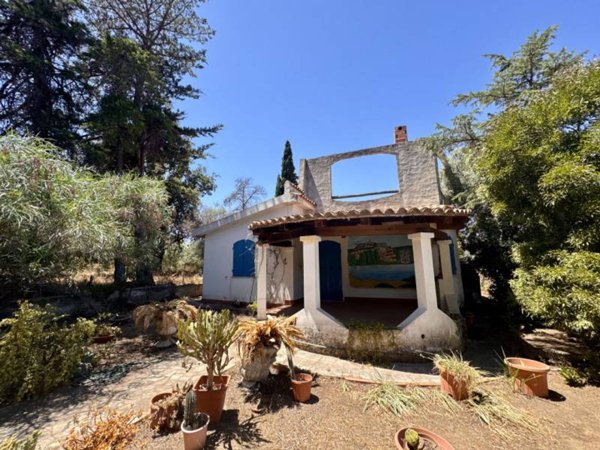 casa indipendente in vendita a Posada