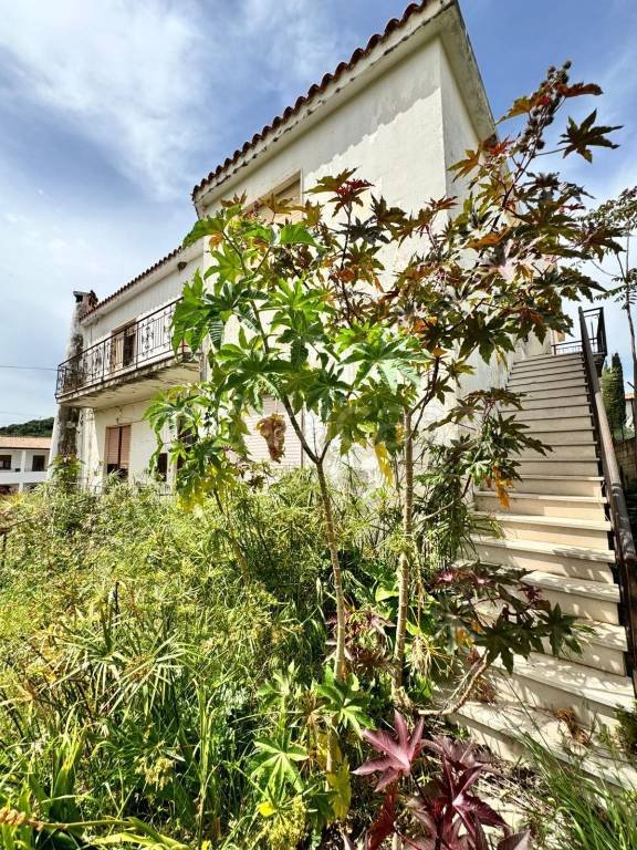 casa indipendente in vendita a Posada