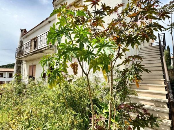 casa indipendente in vendita a Posada