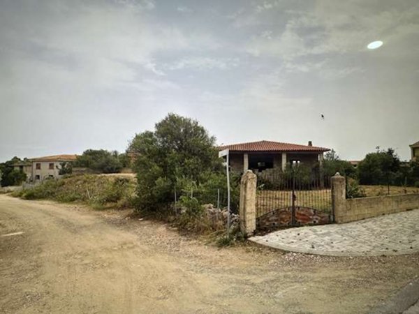 casa indipendente in vendita a Posada