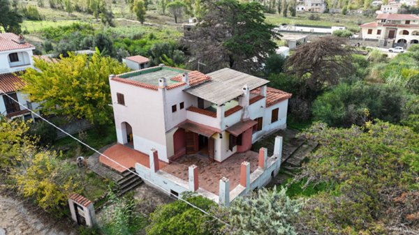 casa indipendente in vendita a Posada