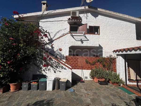 casa indipendente in vendita a Posada in zona San Giovanni di Posada