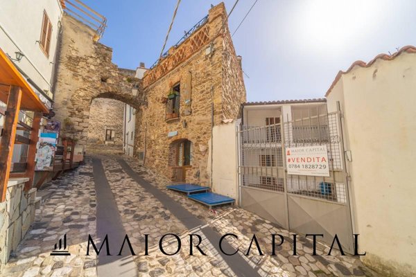 casa indipendente in vendita a Posada