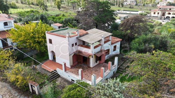 casa indipendente in vendita a Posada