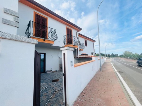 casa indipendente in vendita a Posada