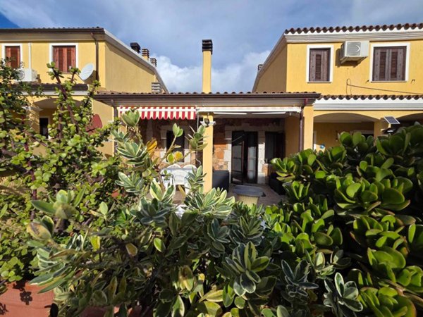 casa indipendente in vendita a Posada