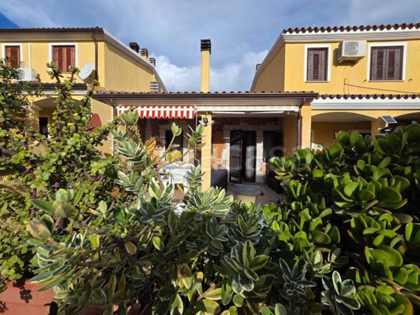 casa indipendente in vendita a Posada