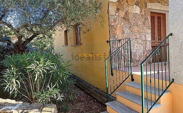 casa indipendente in vendita a Posada in zona Sas Murtas