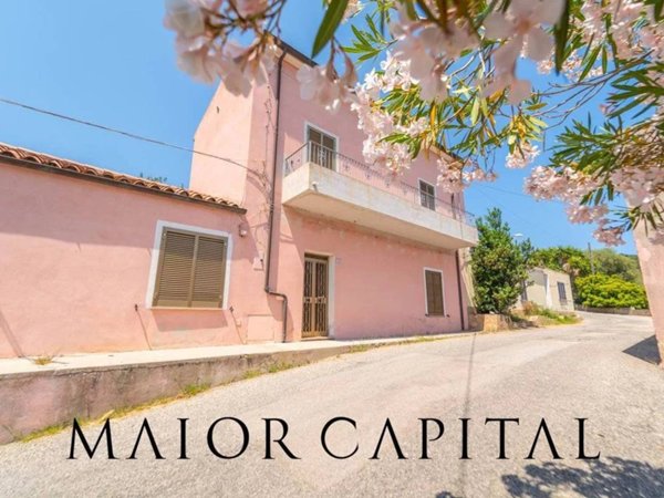 casa indipendente in vendita a Posada in zona Sas Murtas