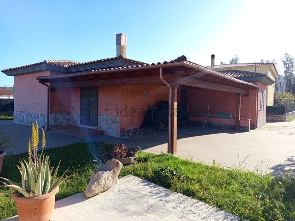 casa indipendente in vendita a Posada