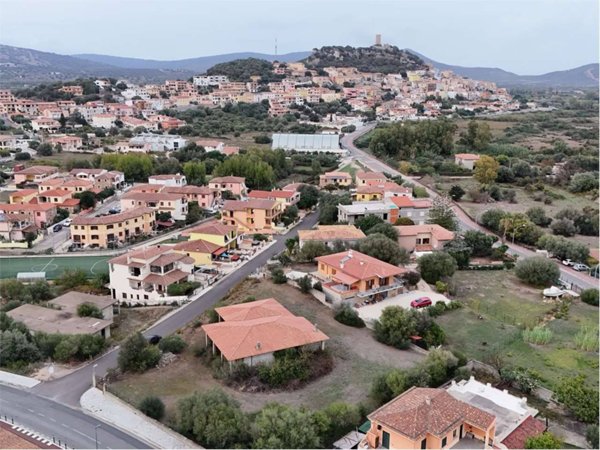 casa indipendente in vendita a Posada in zona San Giovanni di Posada