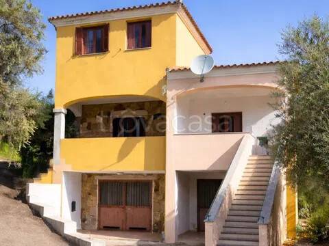 casa indipendente in vendita a Posada in zona Sas Murtas