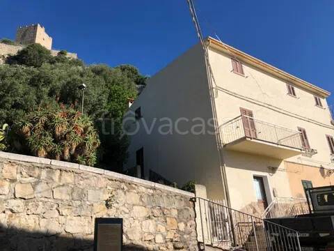 casa indipendente in vendita a Posada in zona San Giovanni di Posada