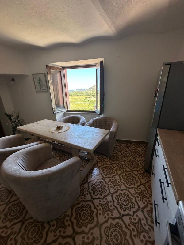 casa indipendente in vendita a Posada