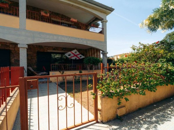 appartamento in vendita a Posada in zona San Giovanni di Posada