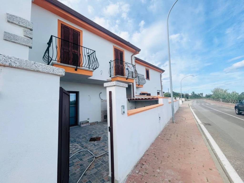 casa indipendente in vendita a Posada in zona Sas Murtas