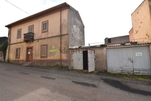 esavano in vendita a Sindia