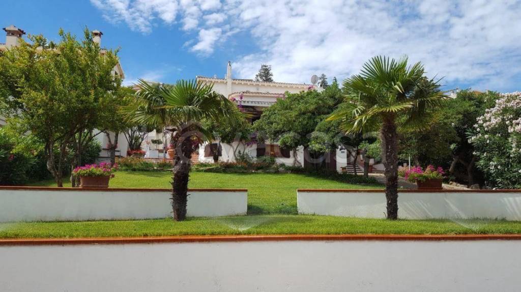 casa indipendente in vendita a Siniscola in zona Santa Lucia