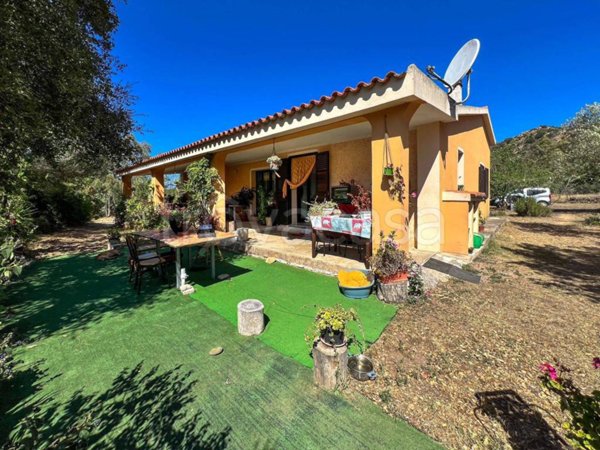 casa indipendente in vendita a Siniscola in zona Berchida