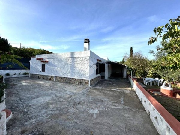 casa indipendente in vendita a Siniscola in zona Santa Lucia