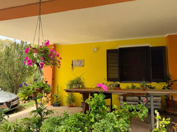 casa indipendente in vendita a Siniscola in zona Berchida