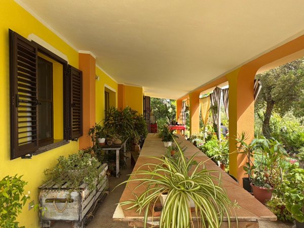 casa indipendente in vendita a Siniscola in zona Berchida