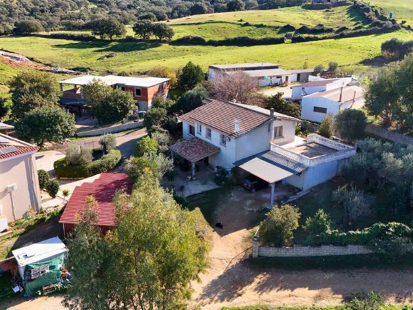casa indipendente in vendita a Siniscola in zona Santa Lucia