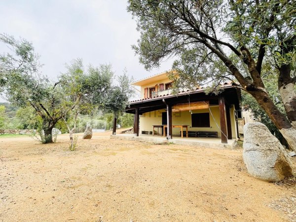 casa indipendente in vendita a Tertenia