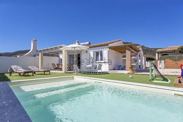 casa indipendente in vendita a Tertenia